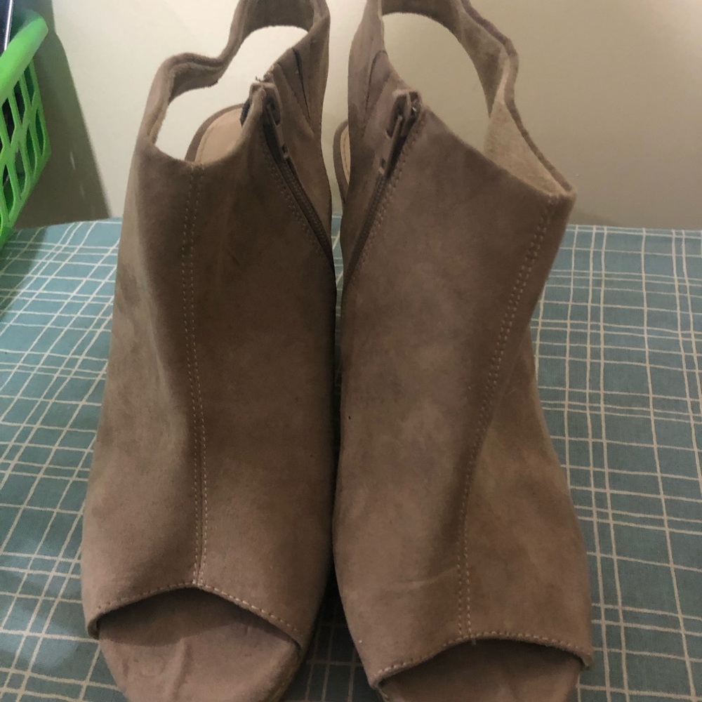 Beige Peep toe Wedges